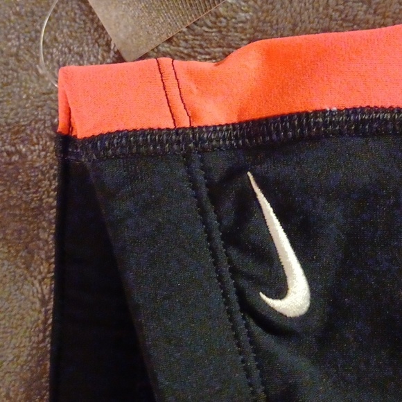 NIKE SWIM SHORTS PINK & BLACK SIZE 8-10 YEARS - Picture 2 of 5